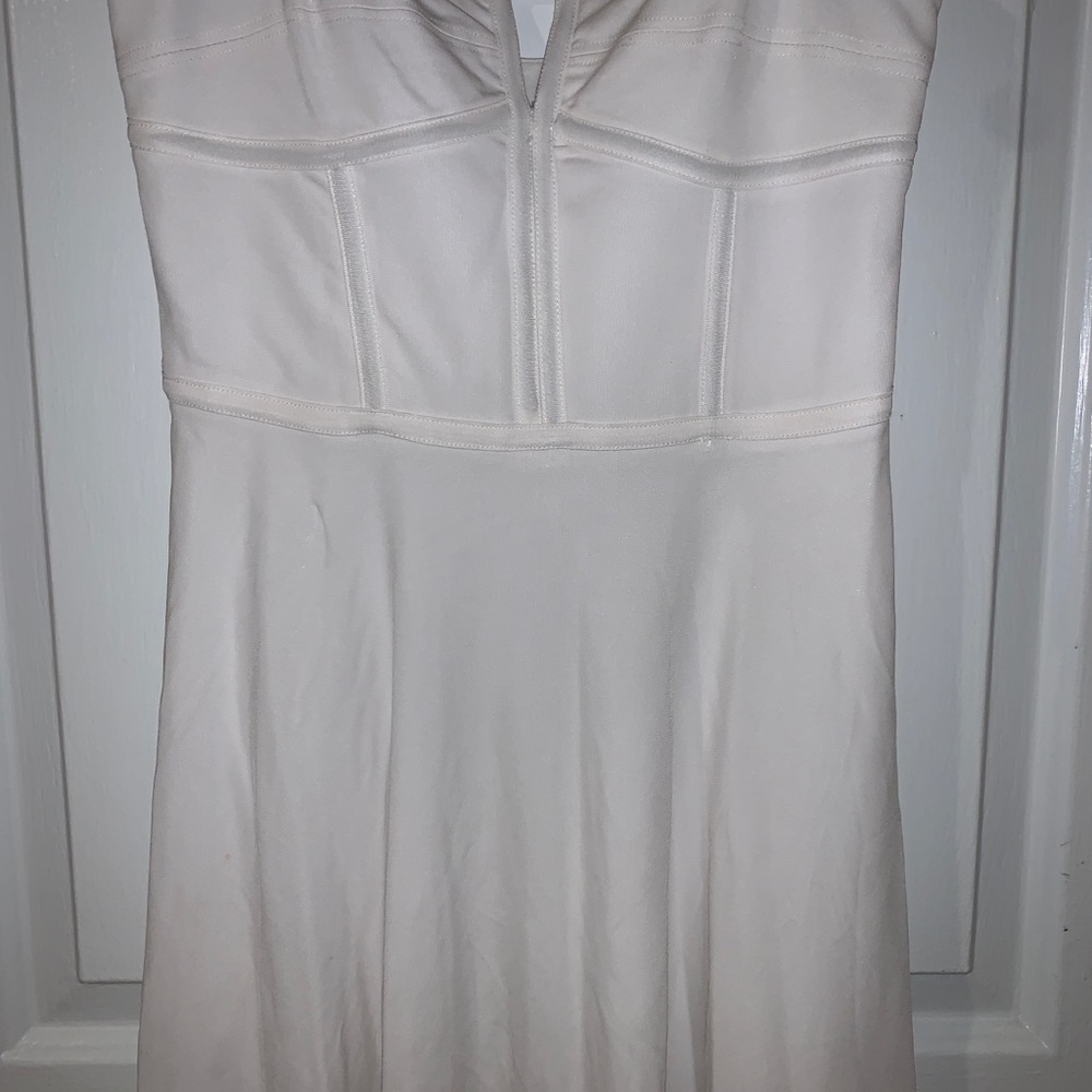 Bebe Keyhole Dress - Picture 3 of 10